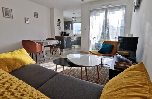 Morgat Apartment | 3* accommodation 200 m from the beach. Walking distance to shops.
