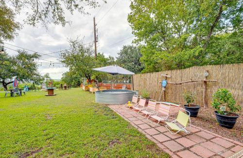 Valley Mills House | 3-Acre Yard and Cowboy Pool Quiet Texas Farmhouse