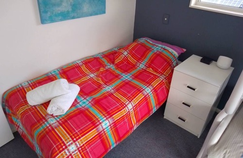 Highland Park Apartment | 3 Adults & 2 Children - House in Highland Park