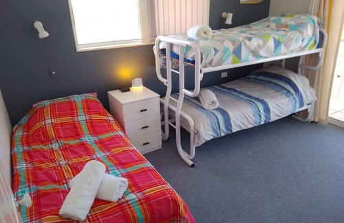 Highland Park Apartment | 3 Adults & 2 Children - House in Highland Park