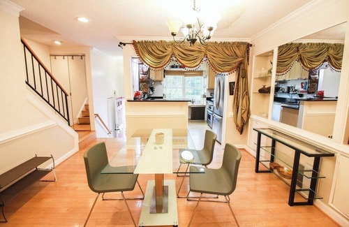 Reston Apartment | 3 Bd 1.5 Ba Glorious & Convenient DC 30 min metro