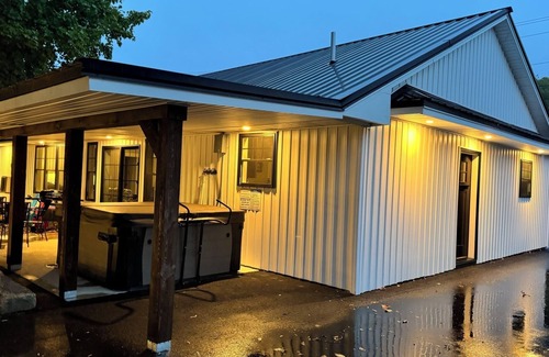 Bangor House | 3 BD/2 BATH RIVERVIEW with HOT TUB