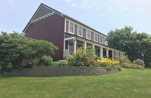 Goldsmith House | 3 BD, COZY SUITE, HOME AWAY FROM HOME