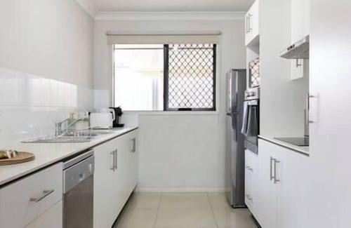Acacia Ridge Apartment | 3 Bdr apt! Aircon! Espresso! Restaurants! 6AS3
