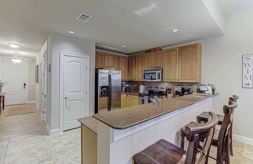 Horseshoe Bay Condo | 3 BDR Condo in Horseshoe Bay, Prime Location!