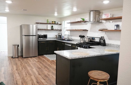 Denison House | 3 Bdrm Family home near Main- 20 min to Choctaw Casino & Lake Texoma