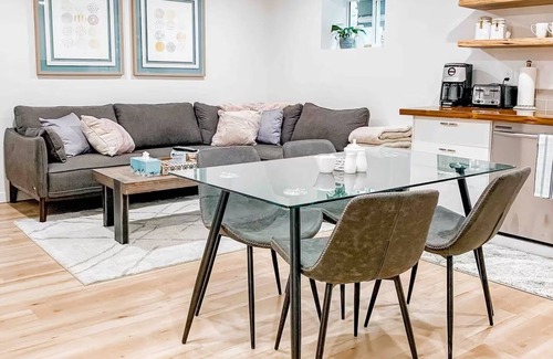 Glenmore House | 3 bdrm suite w/rooftop patio, firetable & sauna + hot tub, cold plunge, gym.