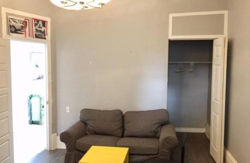 Shaughnessy Village Apartment | 3 Beautiful Bedrooms near Metro
