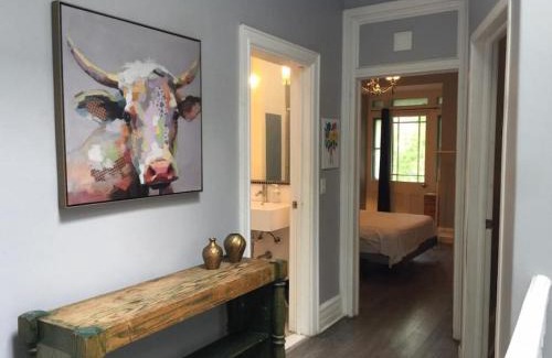 Shaughnessy Village Apartment | 3 Beautiful Bedrooms near Metro