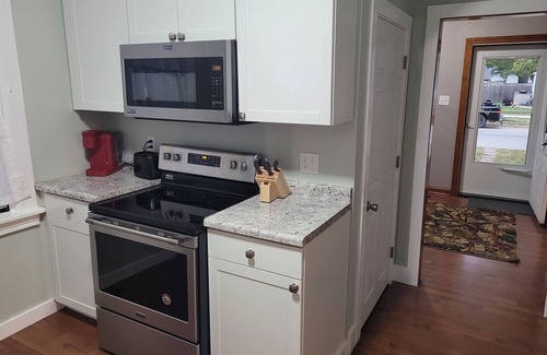 Cedar Rapids - Iowa City House | 3 Bed, 1 Bath 2 Story Home on the NW side of CR
