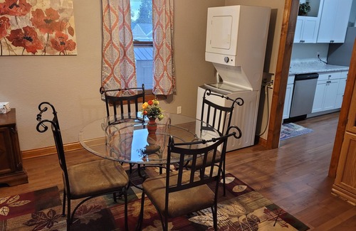 Cedar Rapids - Iowa City House | 3 Bed, 1 Bath 2 Story Home on the NW side of CR