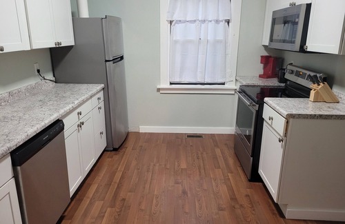 Cedar Rapids - Iowa City House | 3 Bed, 1 Bath 2 Story Home on the NW side of CR