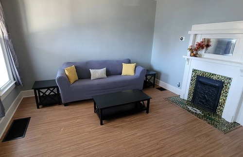 Evansville House | 3 bed 1 bath close to all the things