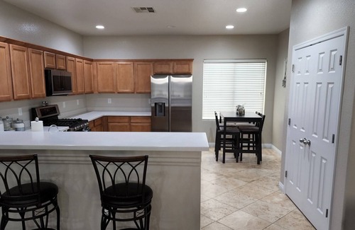 Henderson House | 3 Bed 1 Story - Close to Strip and Airport