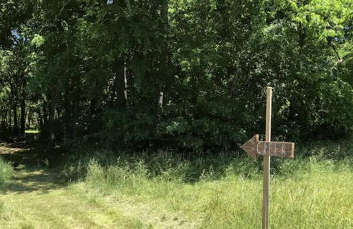 Moodys House | 3 bed, 2 bath on 40 acres with 1/2 of Spring Creek