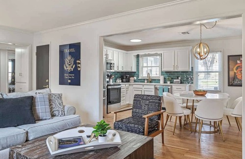 Overland Park House | 3 Bed 2 Bath with Hot Tub