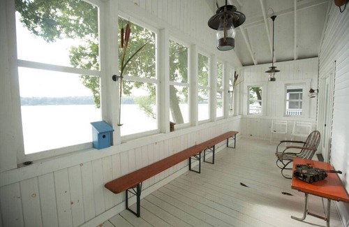 La Porte House | 3 Bed 3 Ba Screenporch/Sunset Lake Views