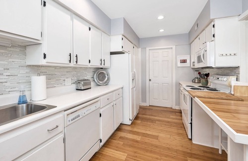 St. Simons Island Condo | 3 bed/3 bath Exceptional Townhouse on Golf Course
