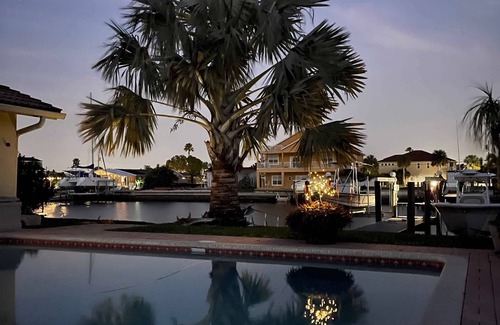 Gulf Harbors House | 3 Bed 3 Bath home with pool and dock on large quiet canal in Gulf Harbors
