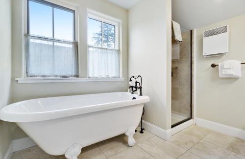 Eastsound House | 3 Bed 3 Bath Vacation home in Eastsound
