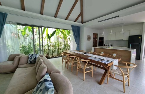 Choeng Thale Villa | 3 Bed BangTao pool villa - electricity included.