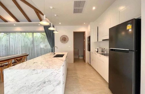 Choeng Thale Villa | 3 Bed BangTao pool villa - electricity included.