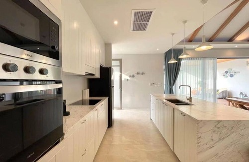 Choeng Thale Villa | 3 Bed BangTao pool villa - electricity included.