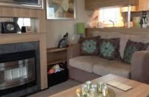 Llanasa House | 3 BED BEAUTIFUL CARAVAN WITH EN-SUITE CLOSE TO THE BEAUTIFUL NORTH WALES COAST