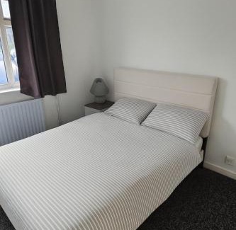 North End House | 3-Bed Bungalow-Garden and Free Parking