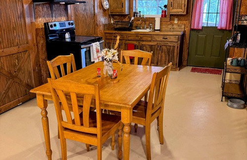Pottsboro House | 3 bed Cabin by Lake Texoma pet friendly