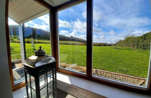 Sunderland Cottage | 3 Bed Cottage-sleeps 6-country Views-pet Friendly