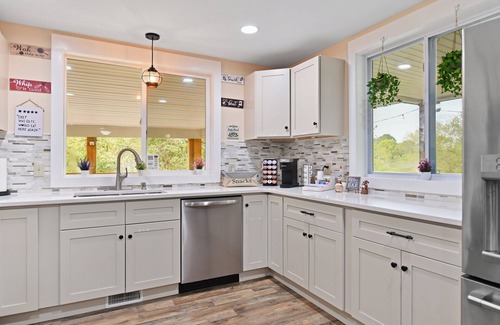 Lancaster House | 3 Bed Family Getaway- No Pet Fees