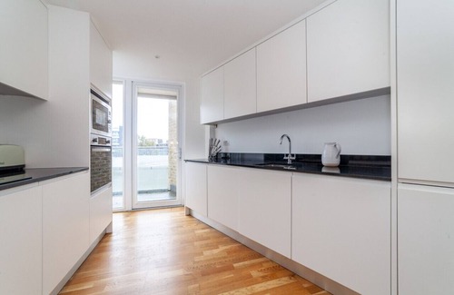 Limehouse Apartment | 3 Bed Flat by Limehouse Basin