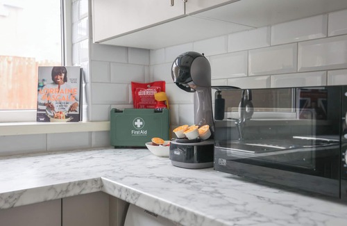 Newcastle-upon-Tyne House | 3 Bed House in West Denton Sleeps Up to 6 Guests
