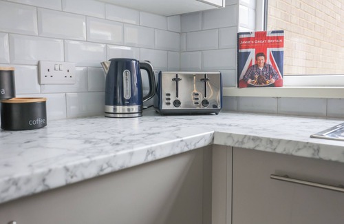 Newcastle-upon-Tyne House | 3 Bed House in West Denton Sleeps Up to 6 Guests