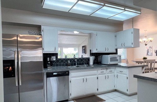 Sun City House | 3-bed house in lovely 55+ community on the golf course in Sun City AZ with AC