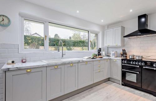 Corfe House | 3 Bed in Corfe Castle 86239