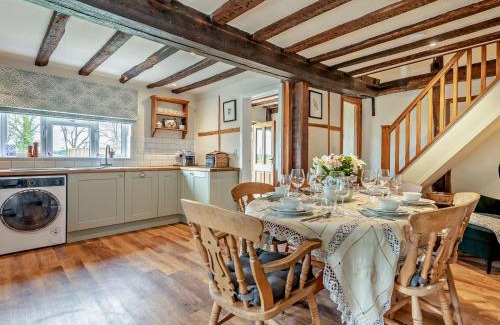 New Forest District House | 3 Bed in Godshill Wood 94495