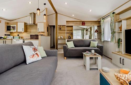 Pontesbury House | 3 Bed in Hope 94112