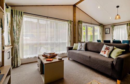 Pontesbury House | 3 Bed in Hope 94112
