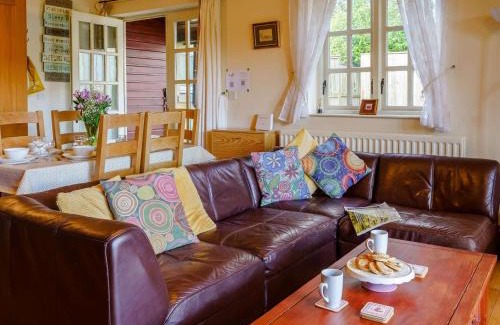 Pont-ar-gothi House | 3 Bed in Nantgaredig 56410