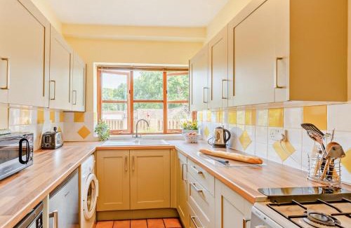Fiddington House | 3 Bed in West Quantoxhead 96235