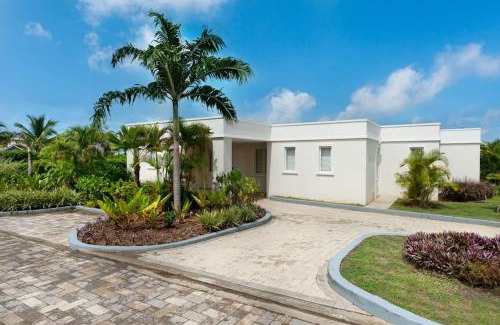 Mount Standfast Villa | 3 bed Luxury villa with sea views on Platinum Coast & beach club access