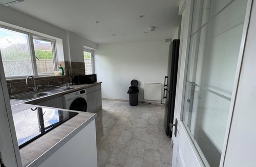 Reading House | 3-Bed Refurbished Reading House