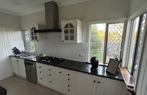 Garbutt House | 3 bed room house near airport