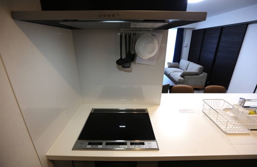 Joto Apartment | 3 bed room max 6 persons! Easy access to Namba and Shinsaibashi! 4 min.