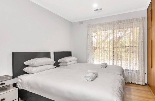 McLaren Vale House | 3-Bed Vineyard Retreat with Alfreso Dining