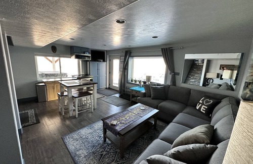 Draper House | 3 bedrm Luxurious Apartment with Best View in Salt lake City and Private Hot Tub