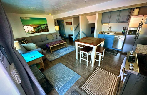 Draper House | 3 bedrm Luxurious Apartment with Best View in Salt lake City and Private Hot Tub