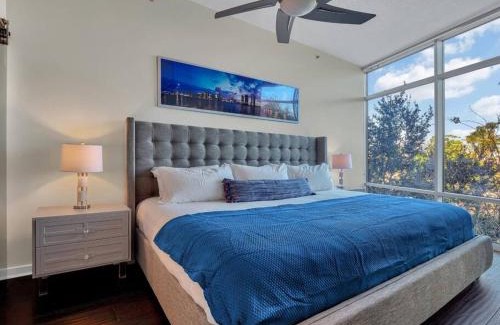 South Eola Apartment | 3 Bedrm Palace Suite - King FL bed & Free EV Charging